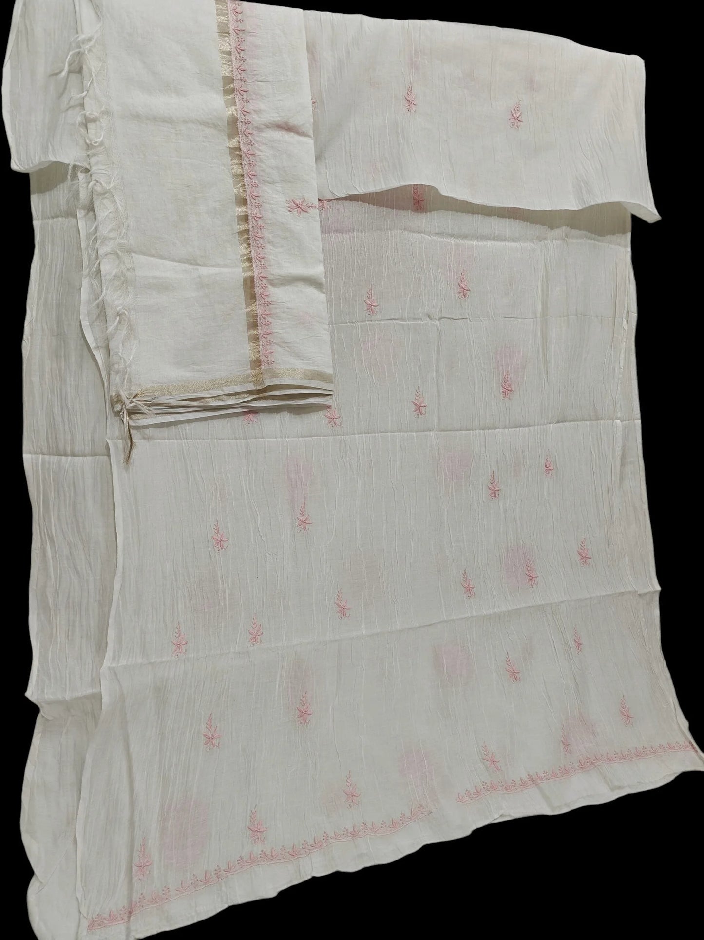 Mul Embroidered Suit - Un-stitched