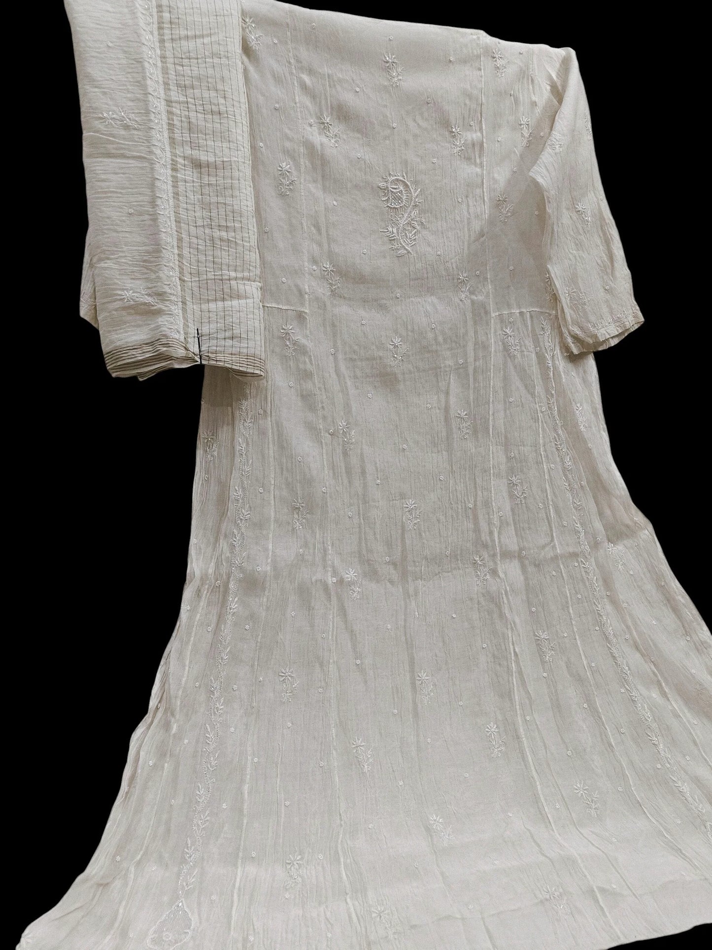 Mul Chikankari Anarkali - Moti Cut Dana work